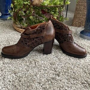 Everybody Woman’s Leather boots by BZ. Moda size 7.5 nwot soft leather